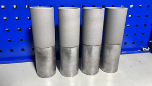 Preparación y refuerzo de revestimiento superficial para tubos de calderas.